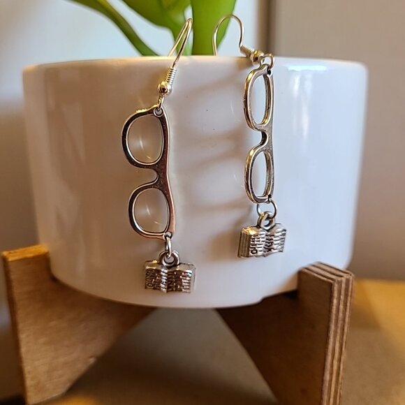 Handmade‎ Eyeglass & Book Dangle Drop Earrings Silver Tone Ladies NWOT School - Picture 10 of 10